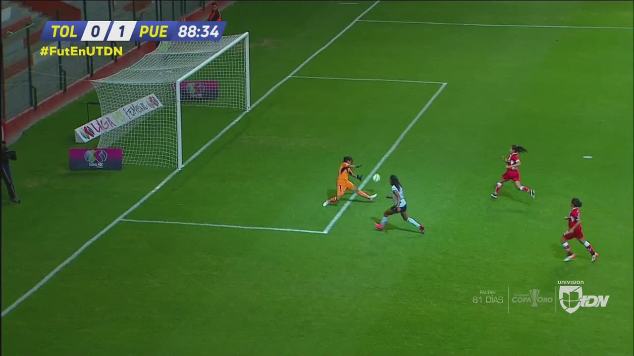 Qué atajada de Alondra Ubaldo que evita el segundo del Puebla