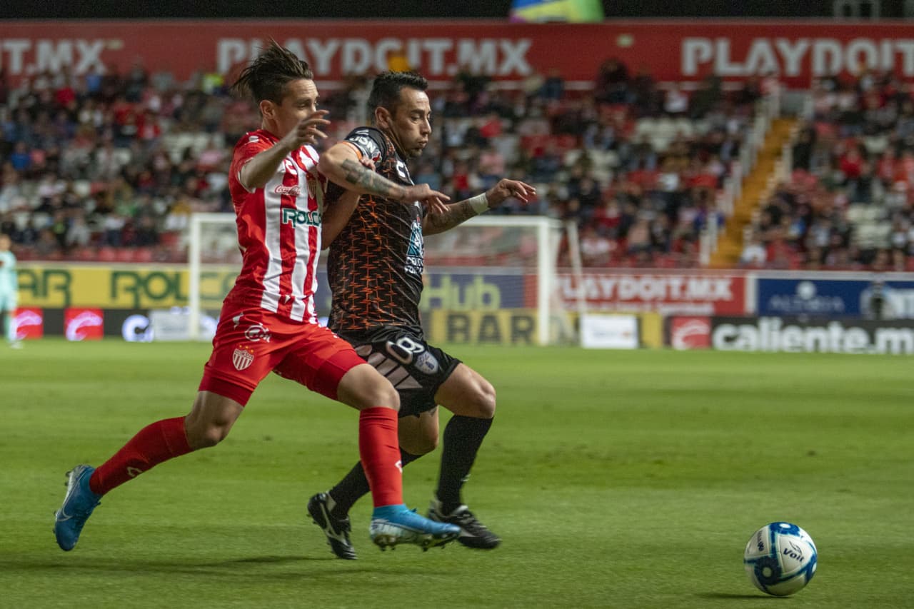 Con anotaciones de Román Ibarra y Franco Jara, los hidalguenses vencieron a Necaxa en el Estadio Victoria.