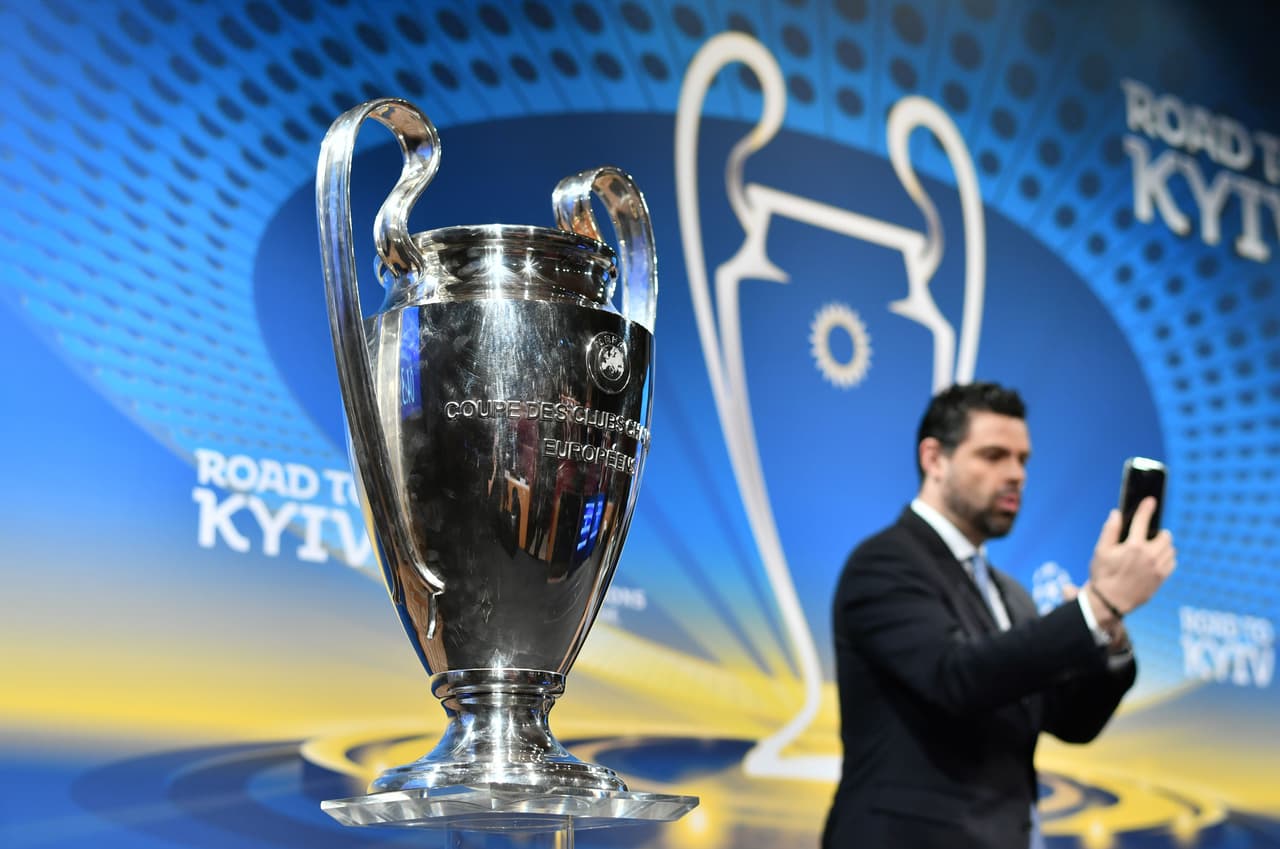 Pedro Pinto fue el hombre que presentó el sorteo y dio la bienvenida a los asistentes a la ceremonia que se celebró en Nyom.