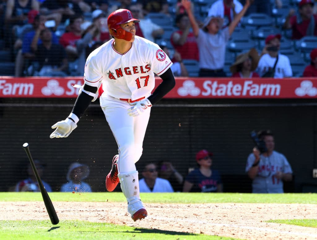 El japonés Shohei Ohtani conectó dos palos de vuelta entera, llegando a 12 en la temporada, ambos solitarios.