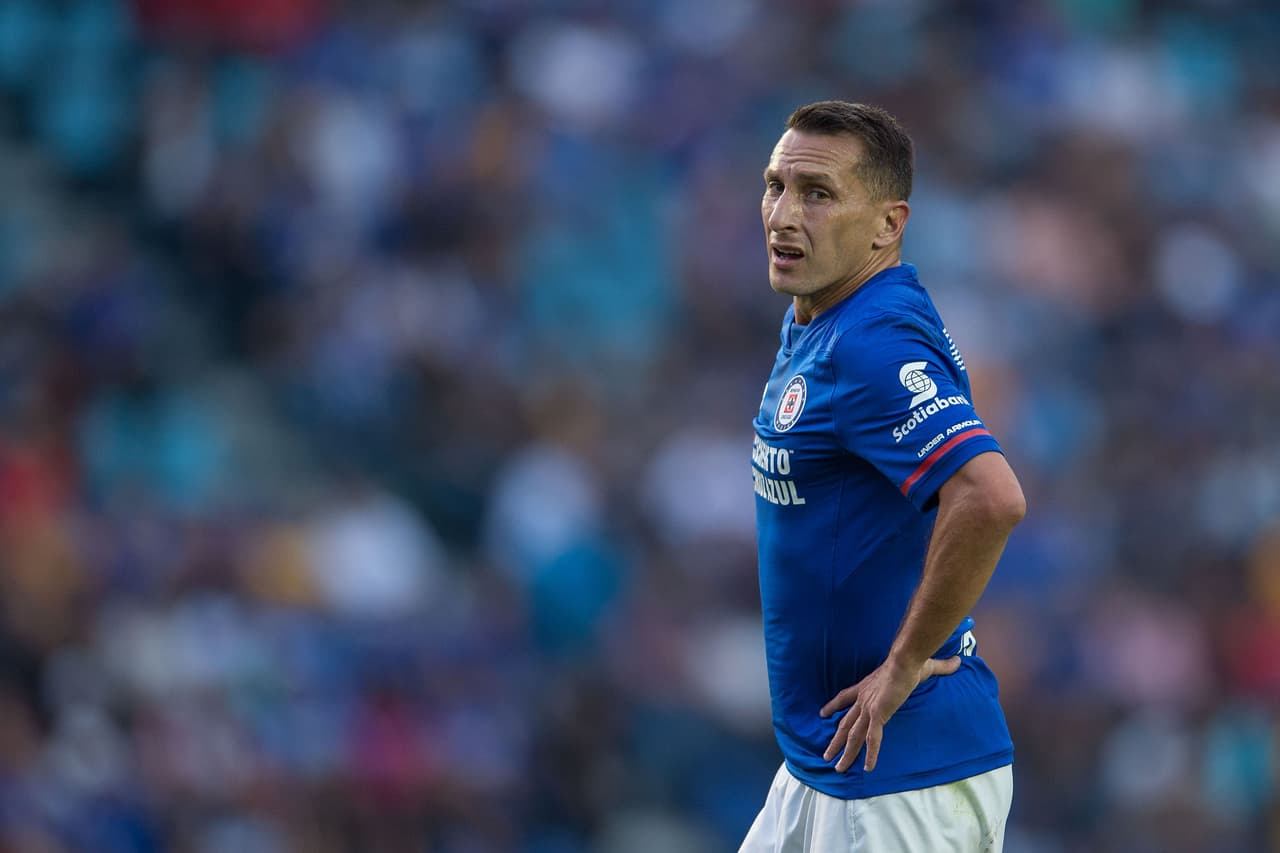 Luego de anunciarse que no seguiría en Cruz Azul, Christian 'Chaco' Giménez ha concretado su regreso al Pachuca –en transferencia temporal– después de 8 años de haber salido de allí.