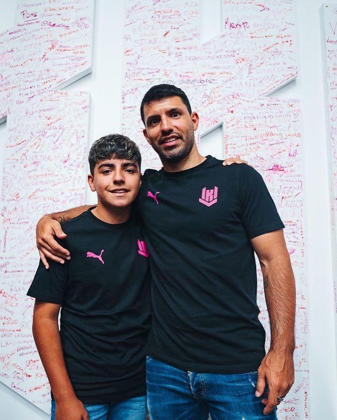 El Kun revela en qué equipo juega su hijo y nieto de Maradona