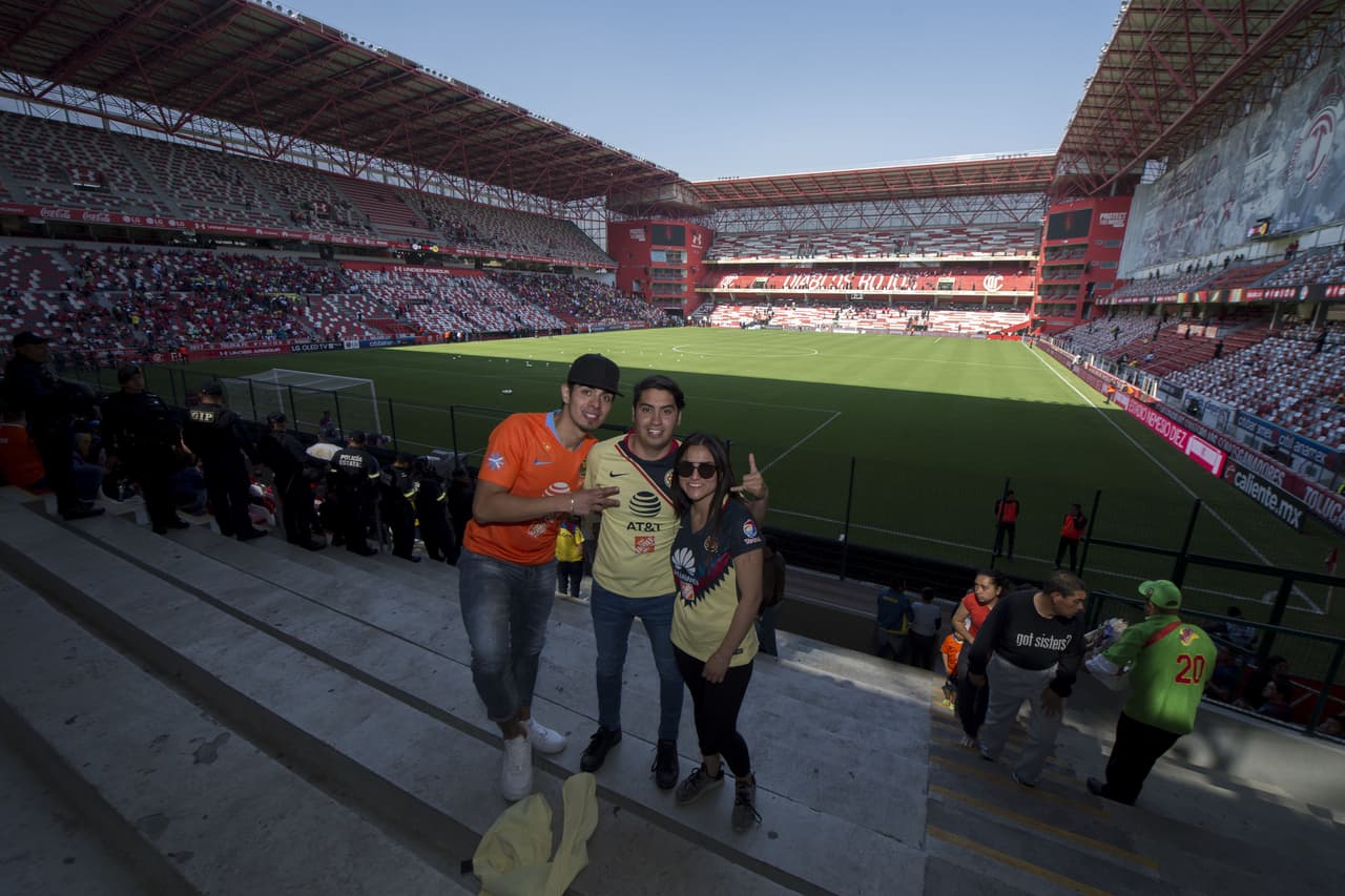 La alegría y el color de los hinchas de Toluca y América se tomaron el estadio Nemesio Diez en medio de la fiesta de la Jornada 15 del Clausura 2019 en la Liga MX, en medio de la celebración del Mes del Niño.