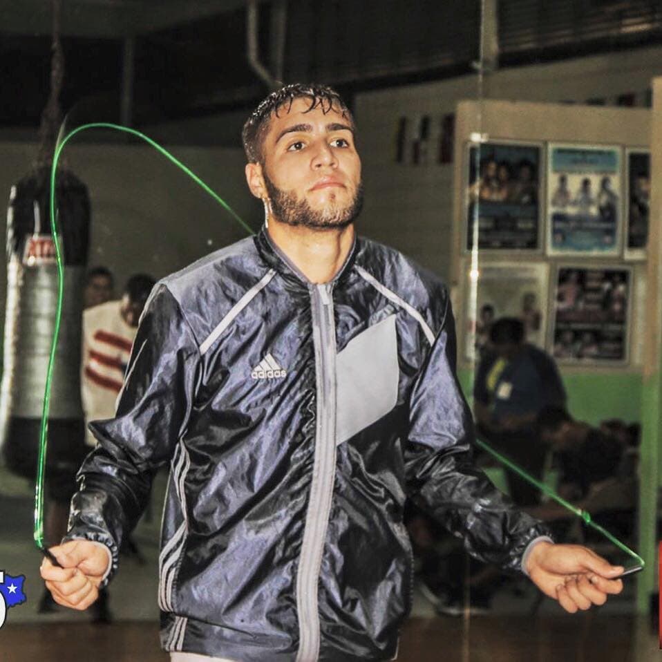 Con leve mejoría, pero en estado crítico Prichard Colón