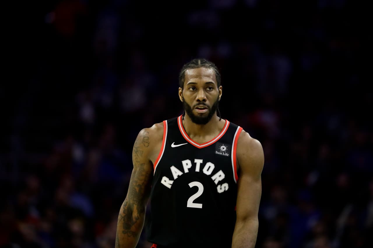 Raptors 119-107 76ers: el equipo de Toronto sigue segundo en Este, detrás de los Bucks, después de este triunfo en Filadelfia. Kawhi Leonard consiguió 24 puntos, siete rebotes y tres asistencias, siendo el mejor de los Raptors en esta noche.