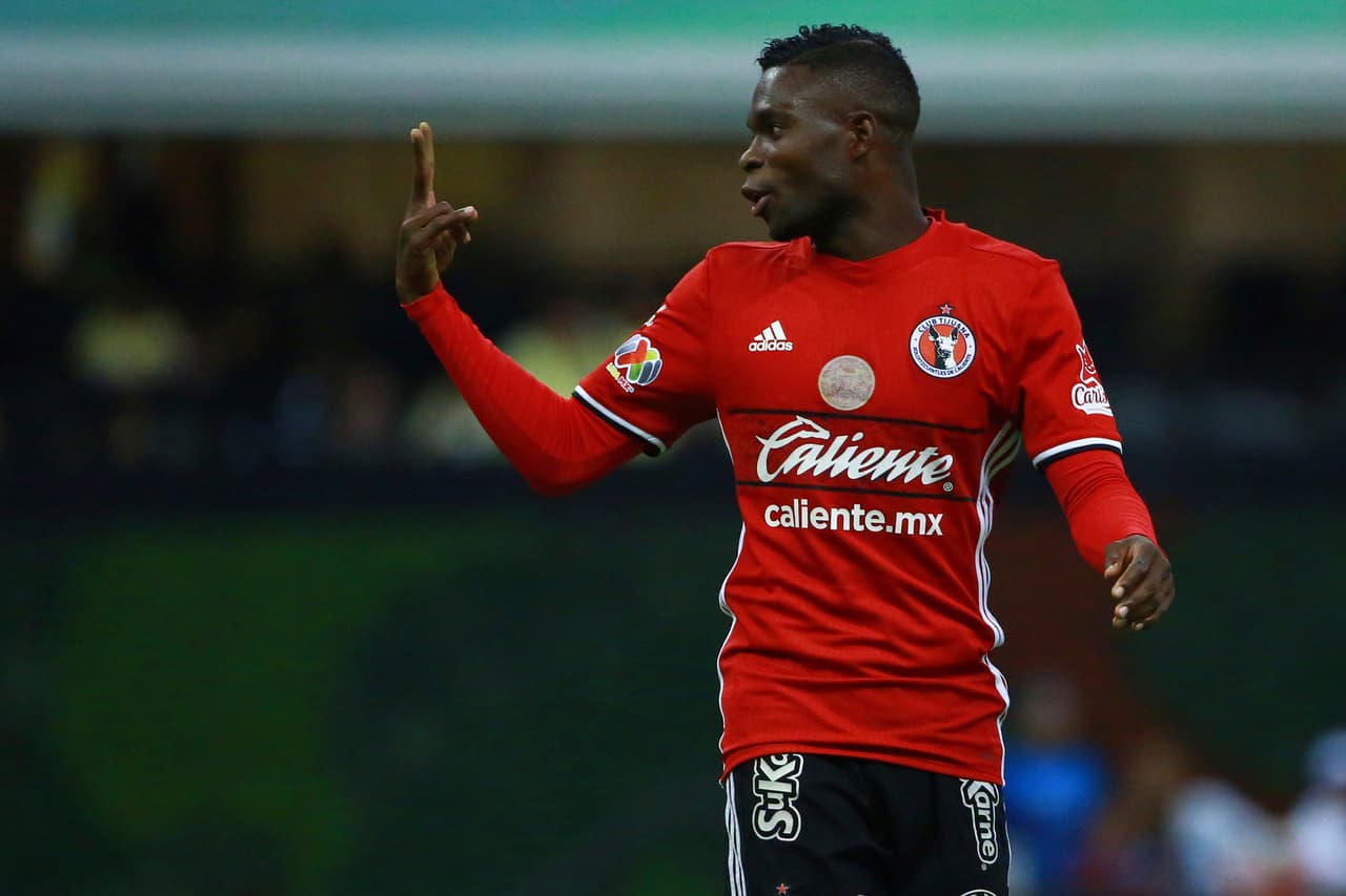 Las figuras del equipo visitante no desertaron en su idea de obtener un resultado favorable sin importar la fiesta americanista.