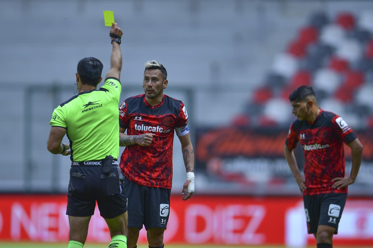 Toluca se impone ante Necaxa 2-0 , durante la tercera jornada del Torneo Guard1anes de la Liga MX. Michael Estrada, de penal, logró hacer el primer tanto, mientras que Joao Plata, de último minuto, anotó el gol que aseguró la victoria de los 'Diablos Rojos' en casa.