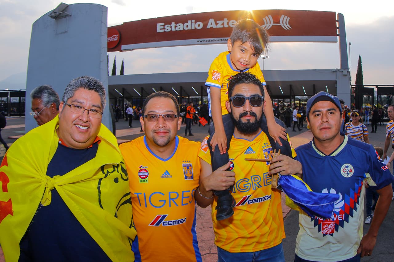 Los fanáticos de América y Tigres listos para el encuentro en el Estadio Azteca por la Jornada 12 del 
<a href="https://www.univision.com/deportes/futbol/liga-mx/*">Clausura 2019</a>.