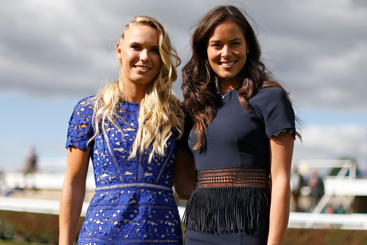 Ana Ivanovic es una de las grandes figuras mediáticas del tenis mundial. Su talento le dio reconocimiento pero su belleza, enmarcada por rostro y cuerpo que envidiarían cualquier modelo de élite, la ha convertido en un referente para los seguidores del deporte que caen rendidos ante su atractivo dentro y fuera de la cancha.