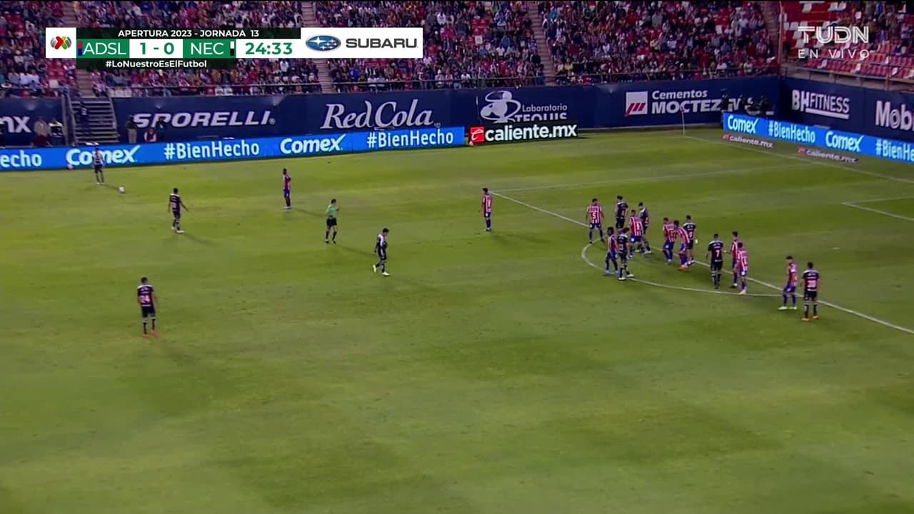 ¡TIRO ATAJADO! disparo por Alexis Peña.