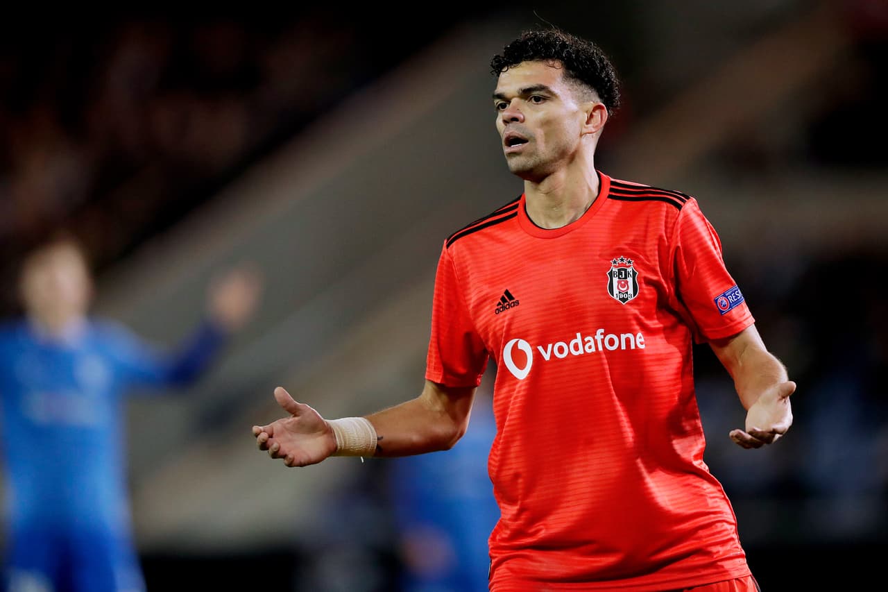 Aún sin encontrar equipo, el defensa Pepe sigue sonando en varias ligas. Ahora, podría sumarse al Levante de España.