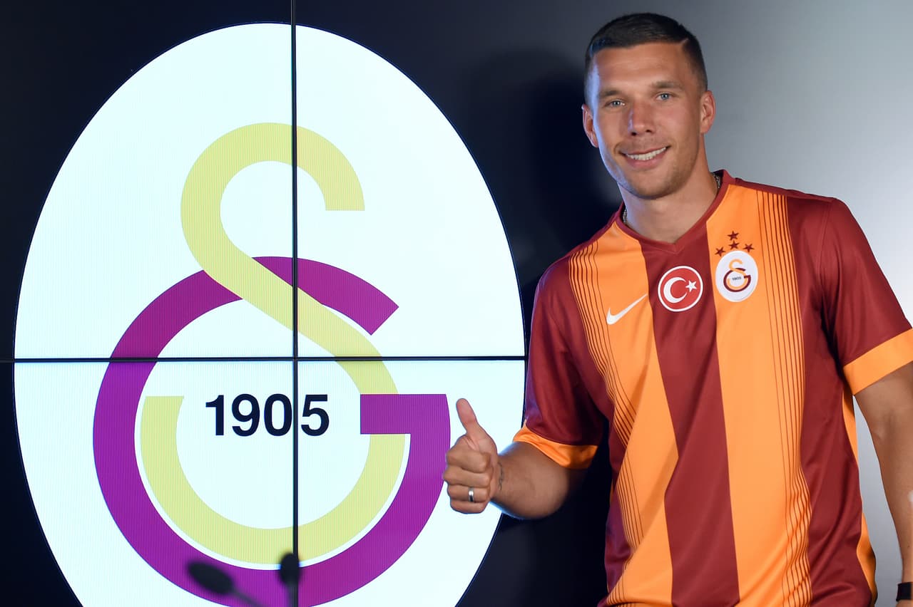 Galatasaray anuncia la contratación del alemán Lukas Podolski