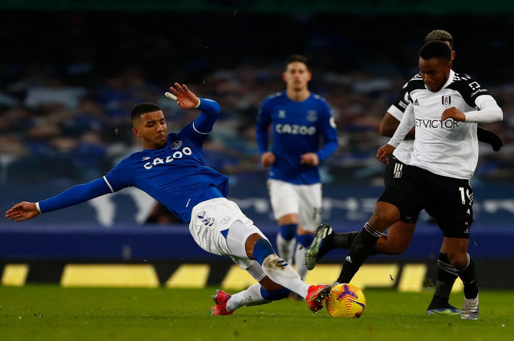 Fulham sorprende al Everton de Ancelotti y golea 2-0 en Goodison Park. Josh Maja, titular por primera vez, se llevó la tarde con doblete y James Rodriguez salió lesionado durante el encuentro en la Jornada 24 de la Premier League.
