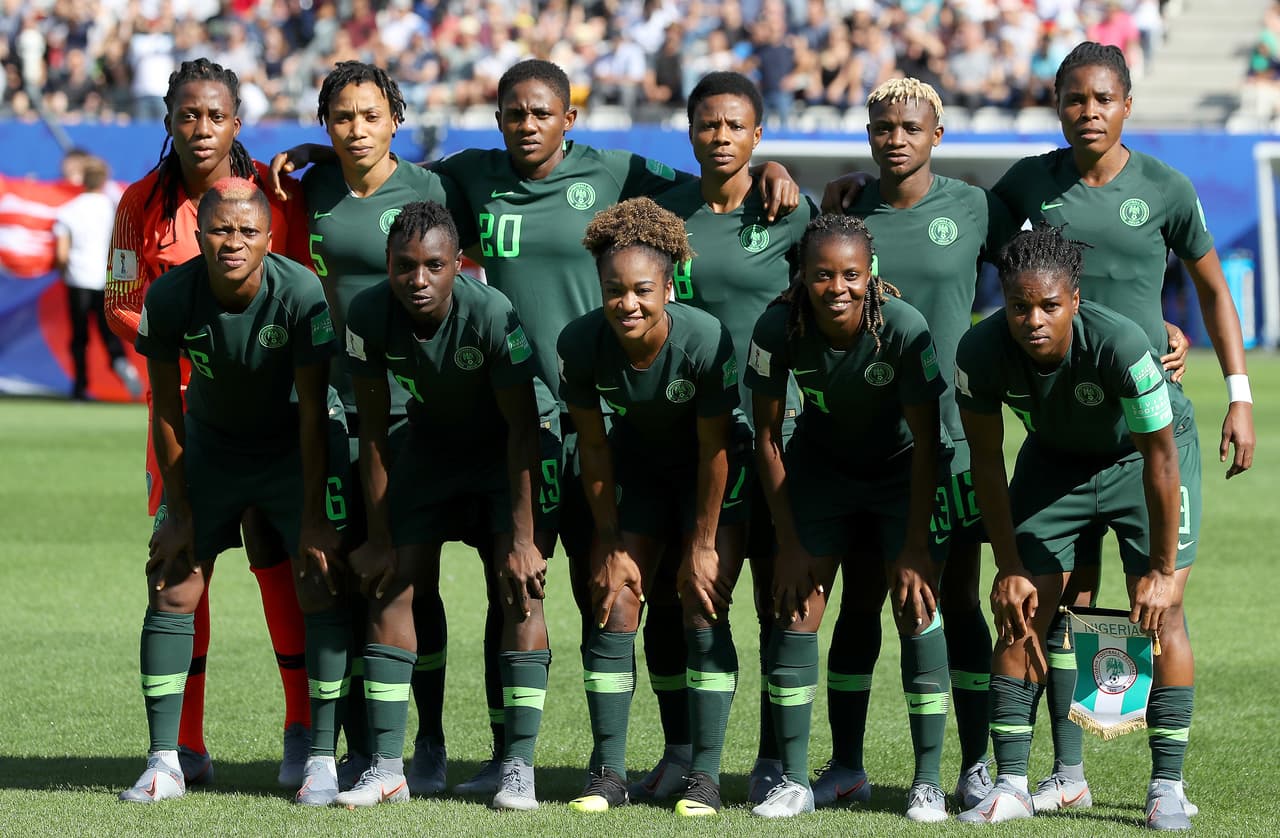 Mientras que las Águilas lo hicieron con Nnadozie, Ebi, Ohale, Okeke, Okobi, Ayinde, Nwabuoku, Oparanozie, Ordega, Ihezuo y Kanu.