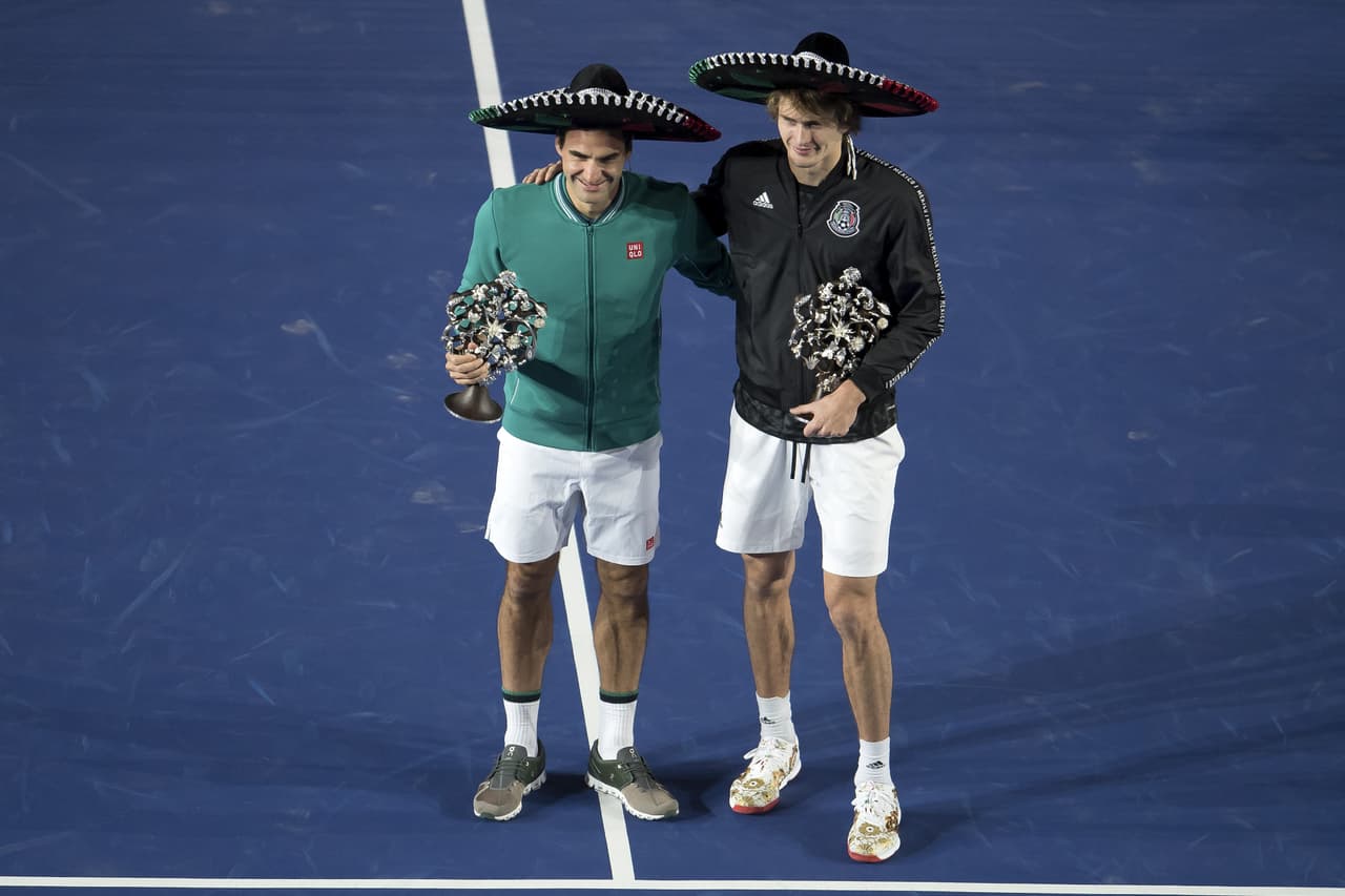 Roger Federer se impuso 2 sets a 1 ante Alexander Zverev en un juego de exhibición que representó una fiesta total en la Plaza de Toros México.