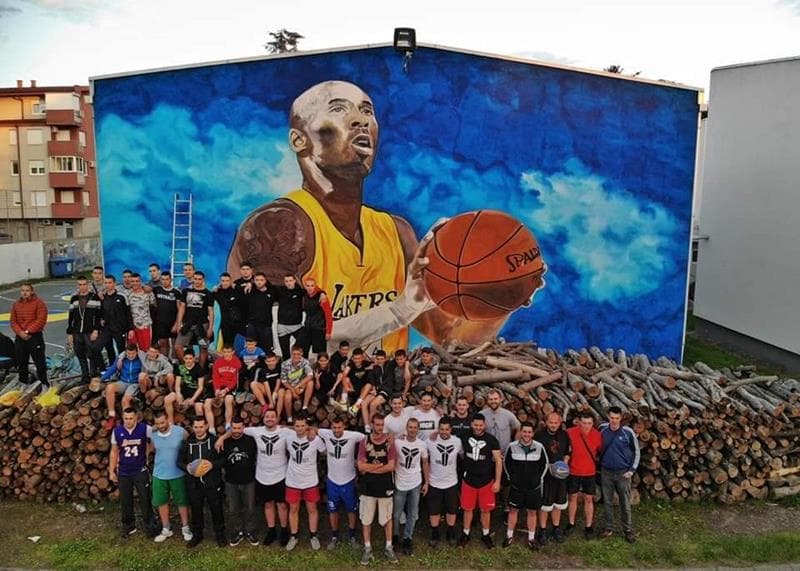 Terminan el mural de Kobe Bryant más grande de Europa