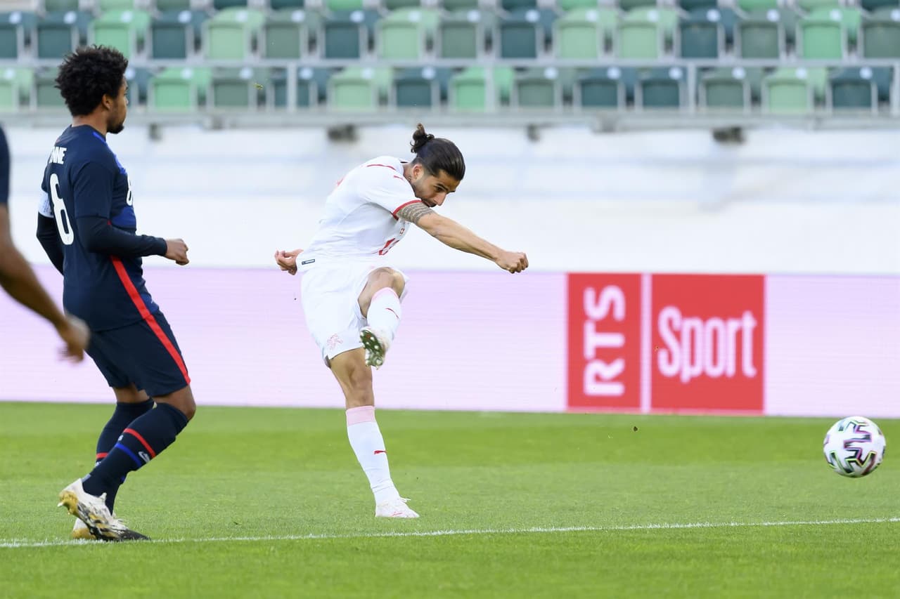 Suiza derrota a Estados Unidos en partido amistoso Internacional 2-1 llevado a cabo en en St. Gallen, Suiza. Sebastian Lletget abrió el marcador para el equipo de las barras y las estrellas, sin embargo, el equipo local empató el marcador a los pocos minutos con gol de Ricardo Rodríguez, y quien le dio la victoria a los suizos, fue Steven Suber durante la segunda mitad del encuentro.