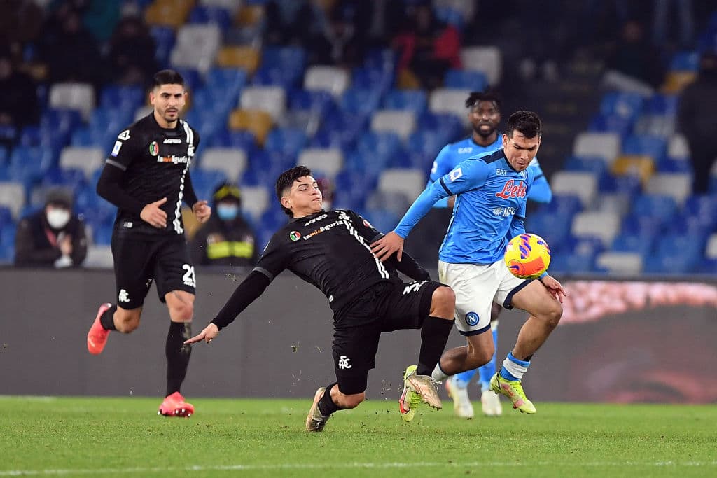 Con un autogol de Juan Jesus al minuto 37 Spezia logra mantener la difrencia y le pegan 0-1 al Napoli y en su estadio.