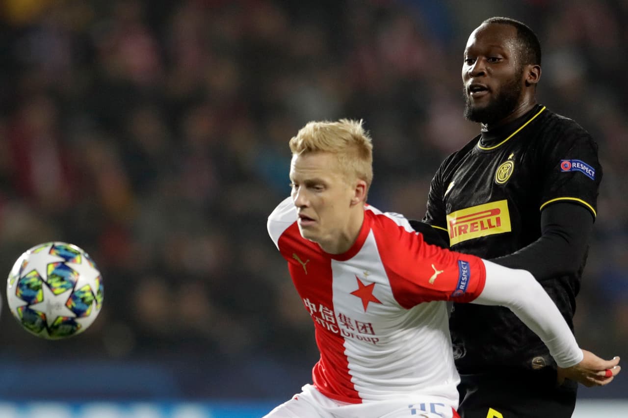 Lautaro Martínez (19’, 88’) continúa con excelente racha y marcó en dos ocasiones. Lukaku (81’) marcó el tercero para los visitantes. Soucek (37’) descontó para Slavia Praga.