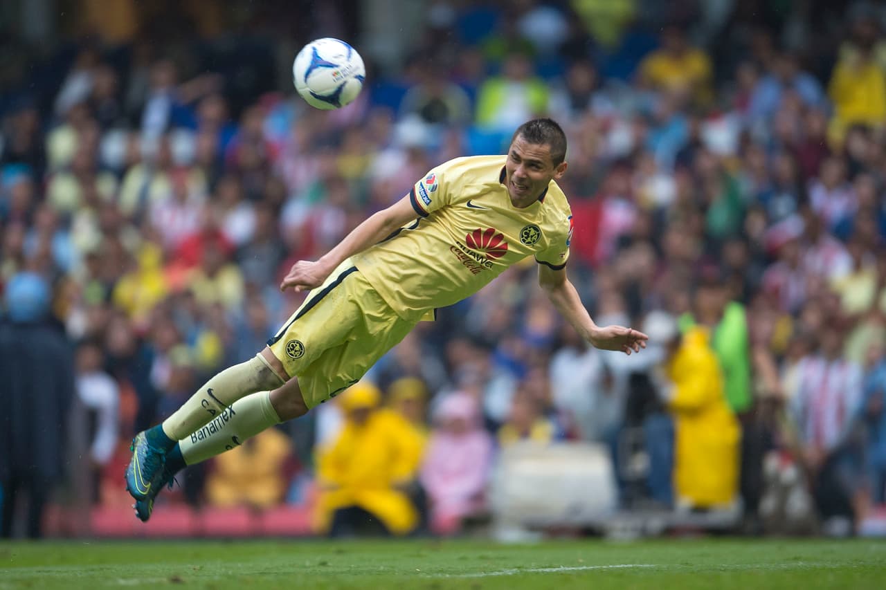 En el medio campo, América tiene que hacer frente a la movilidad y juventud de Chivas que es un peligro constante en ese sentido y pudiera hacerle daño al grupo de Ambriz.
