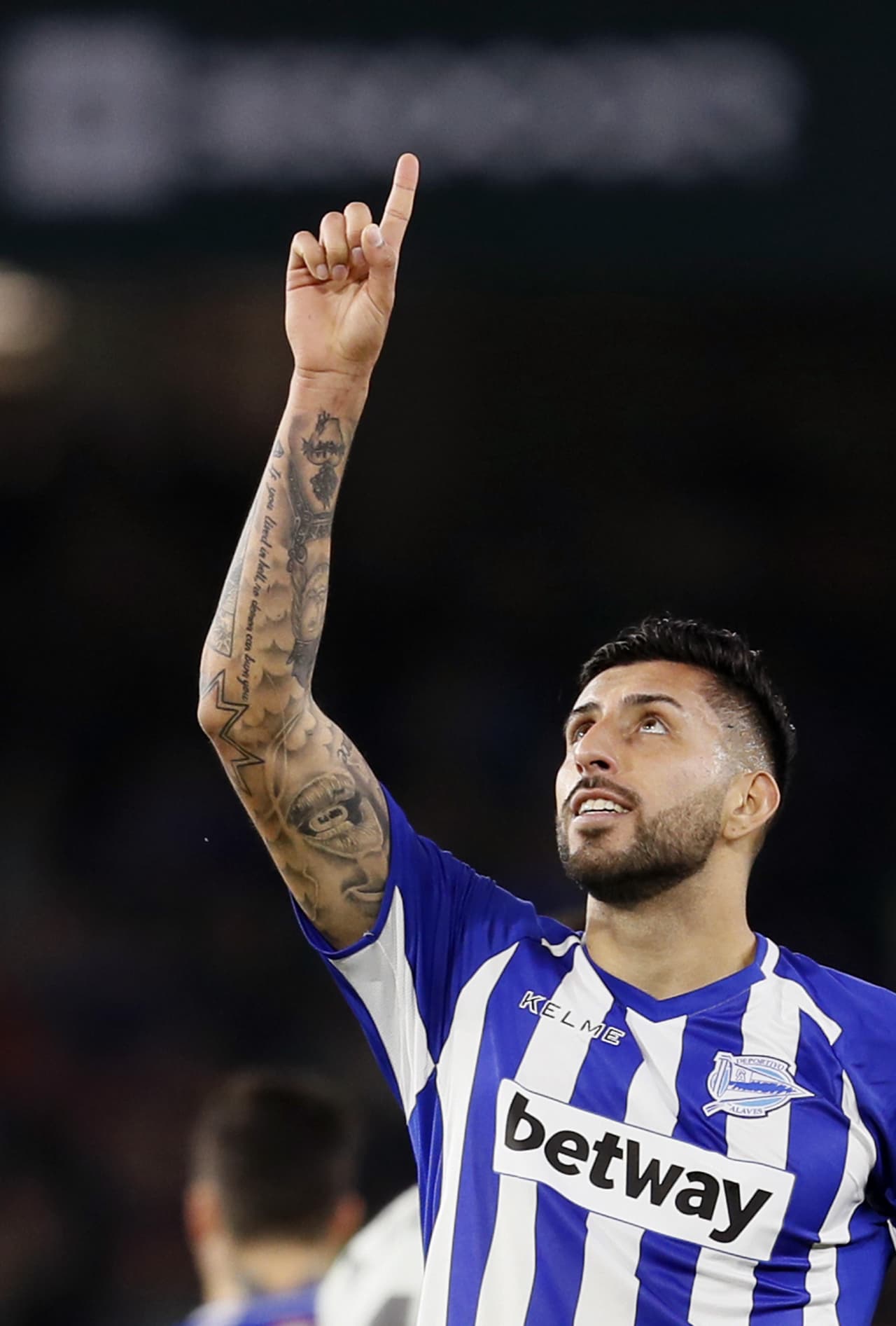 Al minuto 28 igualó el defensa chileno Guillermo Maripán para el Deportivo Alavés, 1-1 el marcador.