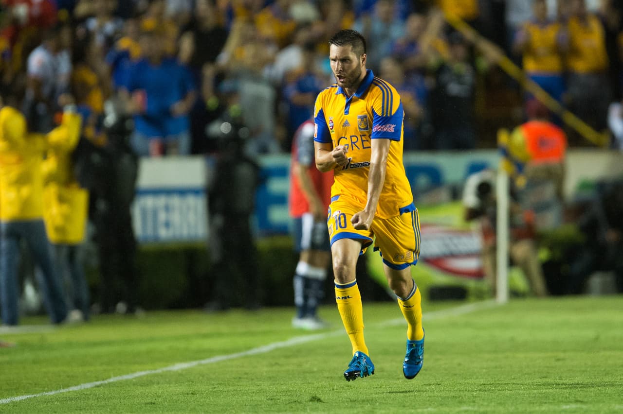 André-Pierre Gignac sigue sin poder trabajar al parejo en Tigres