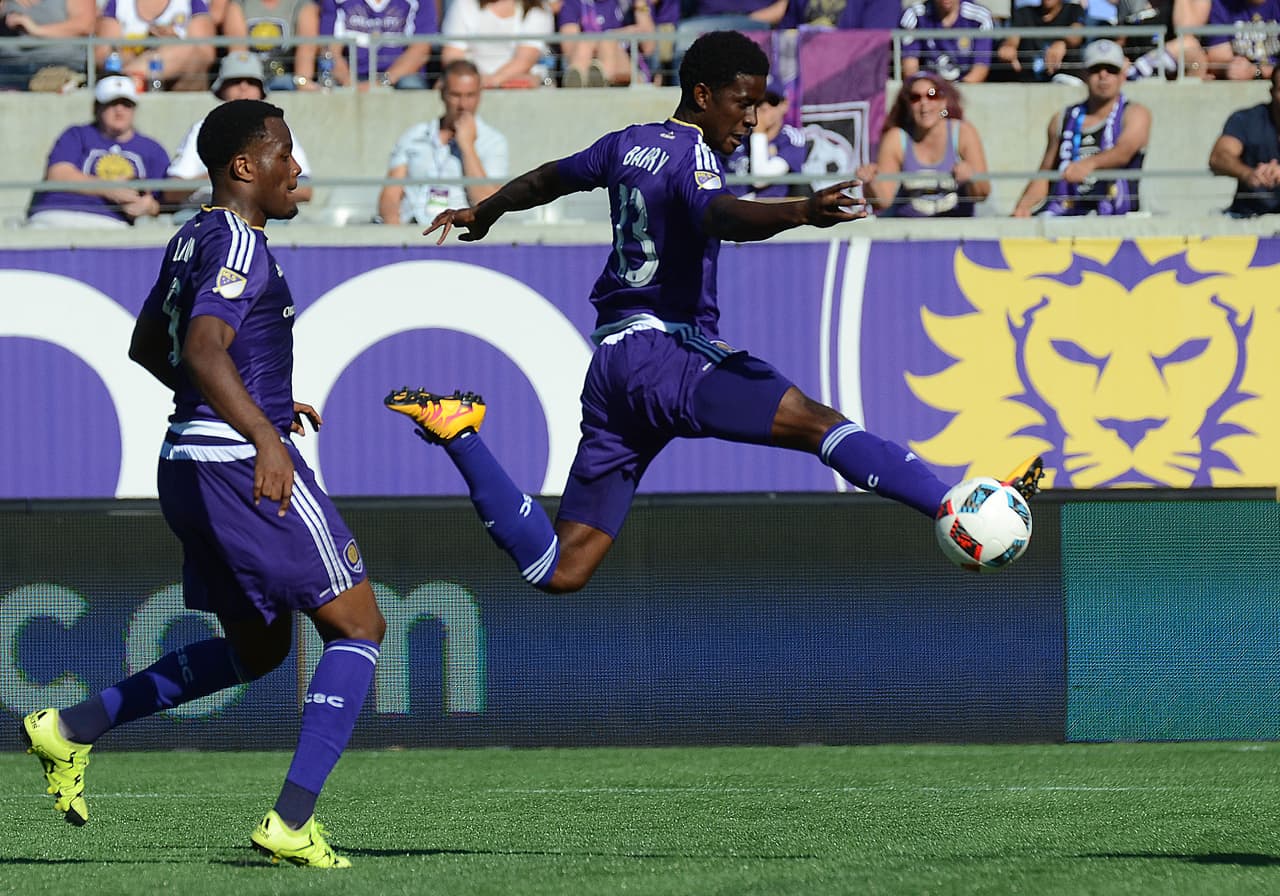 14 - Orlando City SC | Rescataron un punto en casa en tiempo de descuento. Sin Kaká el equipo se iba 2-0 a abajo, pero el joven maravilla Cyle Larin cambió el guión.