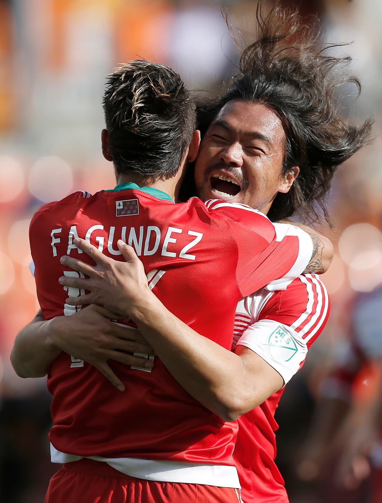 10 - New England Revolution | Lo ganaban, lo perdían pero terminaron festejando el empate ante 3-3 Houston Dynamo. Un partido en la montaña rusa para comenzar la temporada.