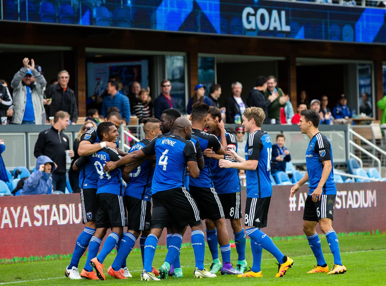 13 - San Jose Earthquakes | El pragmatismo que impulsa Dominic Kinnear con el orden defensivo como base, tuvo un partido perfecto. La defensa aguanto, el arquero fue figura y firmaron el 1-0 sobre Colorado Rapids.