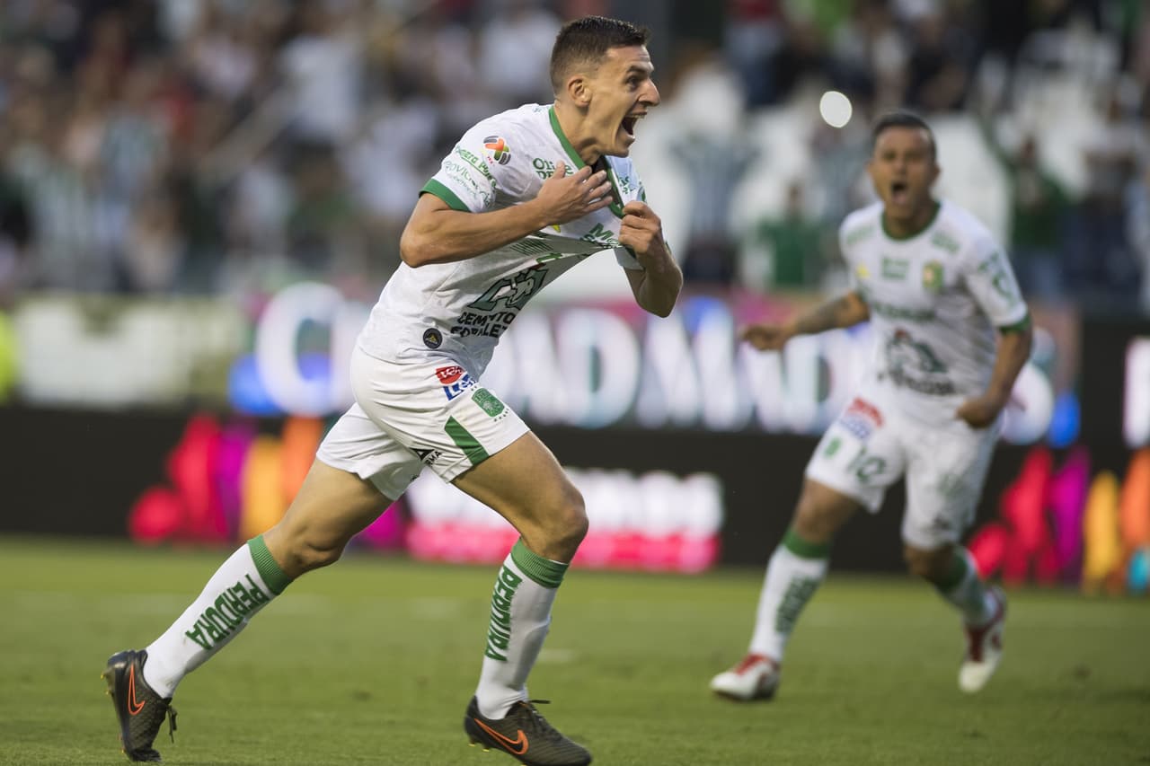 Maximiliano Cerato decretó el tercer gol al minuto 54 y Luis Montes cerró la cuenta al minuto 90.
