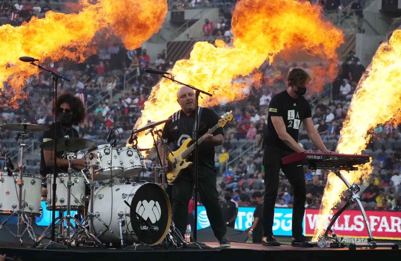 Los himnos y números musicales antes del encuentro tuvieron mucha calidad.
<br>