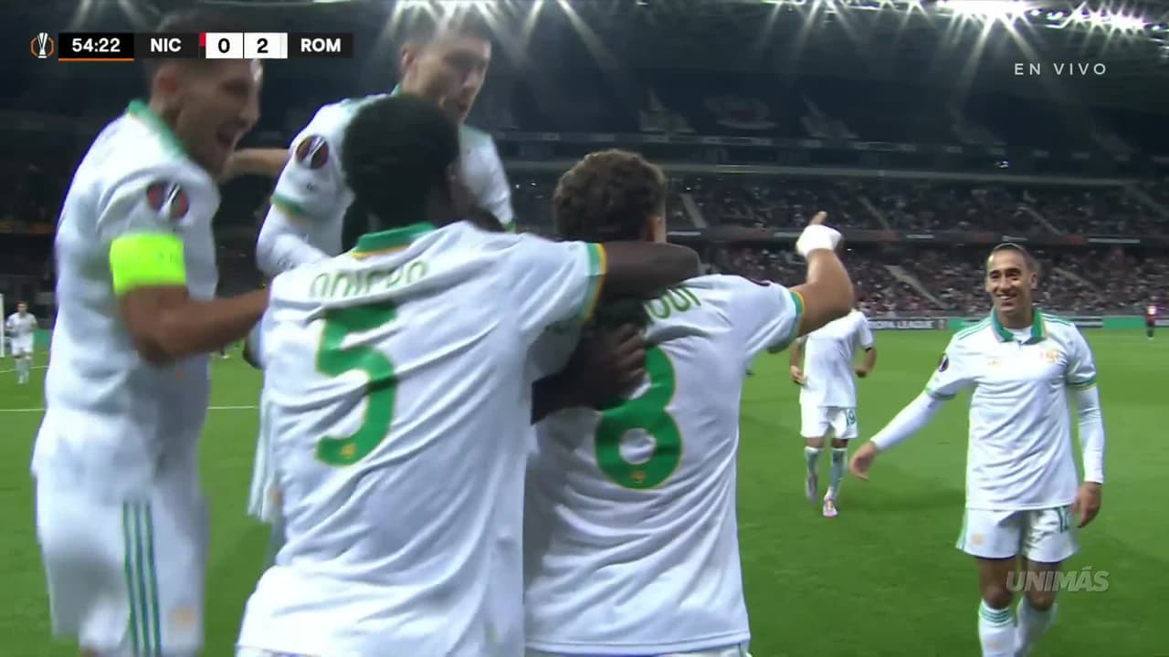 ¡Gol de Mancini! Entra como flecha y de cabeza manda el balón a las redes