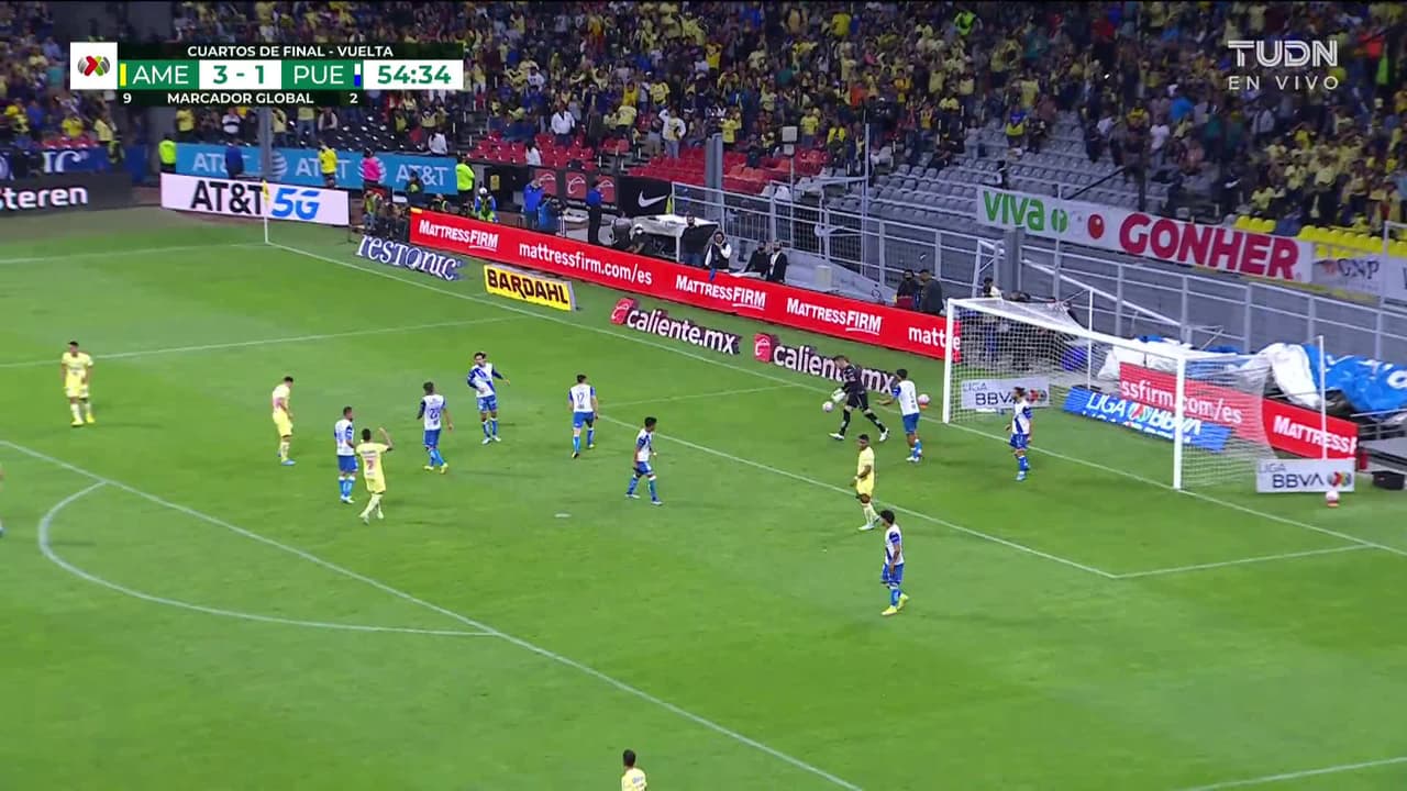 ¡TIRO ATAJADO! disparo por Federico Viñas.