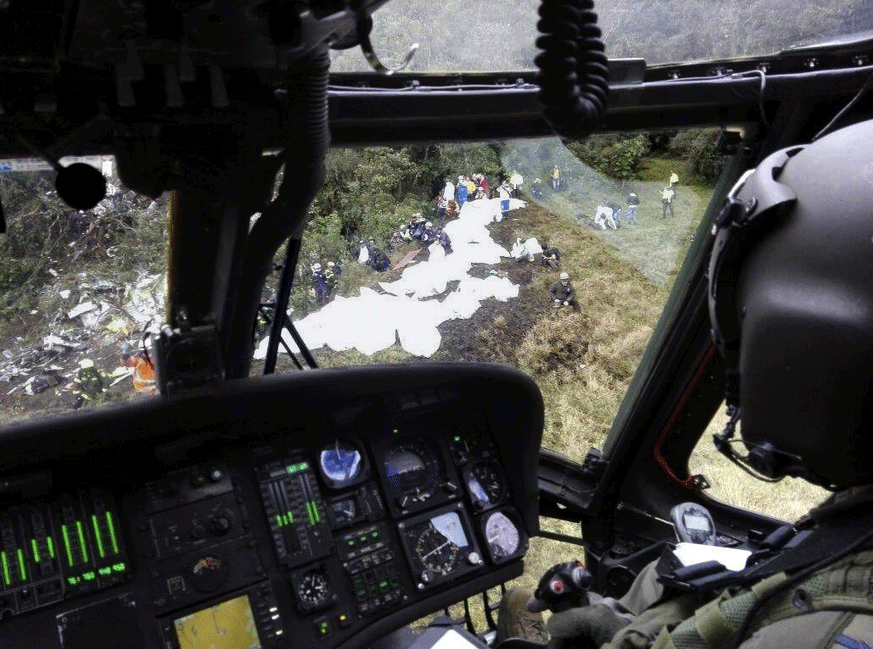 Aeronaves de la Fuerza Aérea de Colombia llegaron al lugar del siniestro para apoyar en las tareas de rescate.