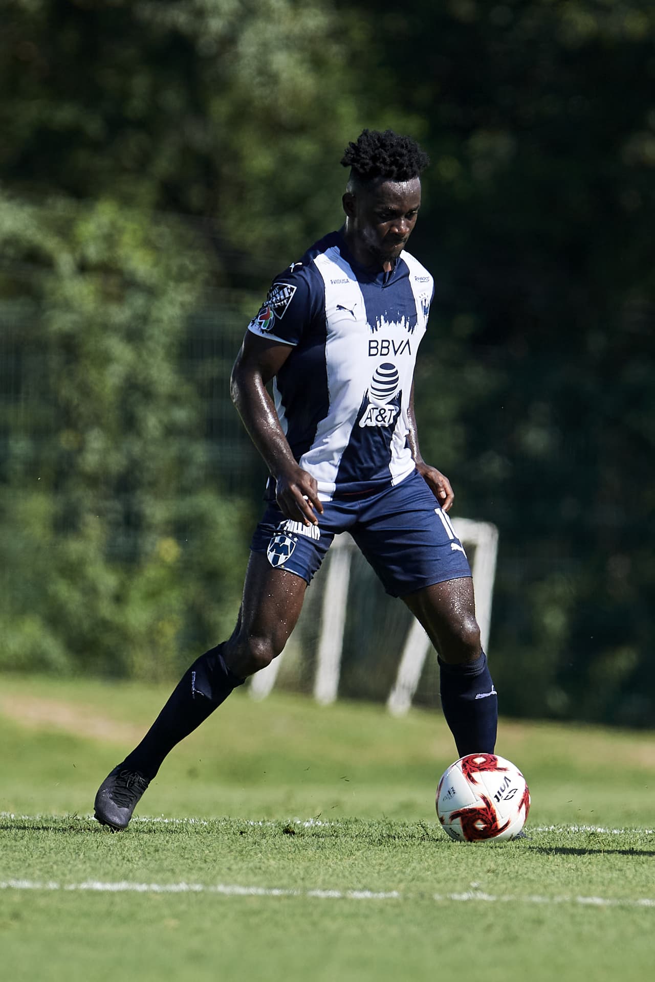 Aké Loba, jugador de Rayados de Monterrey