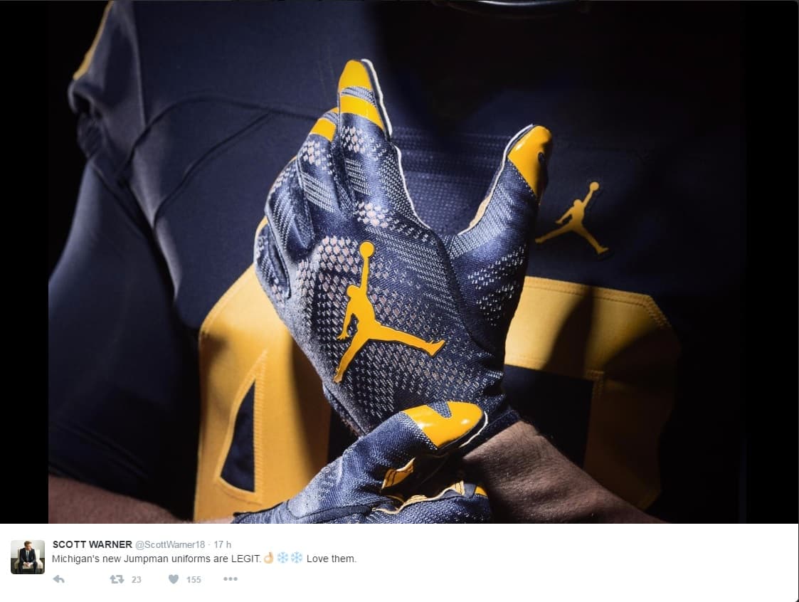 Los guantes también cuentan con el logo de la marca de Jordan.