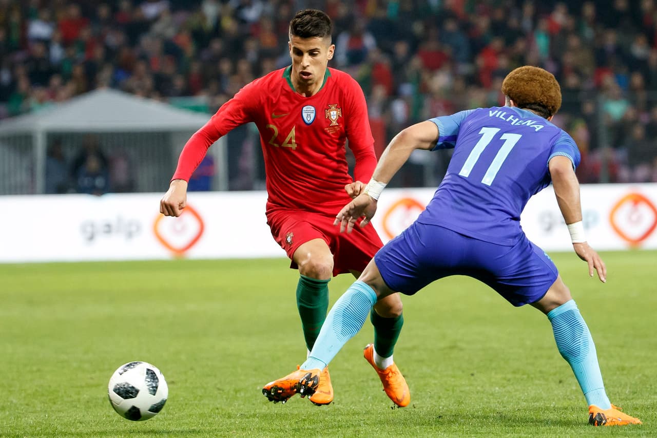 Ya en el segundo tiempo, Joao Cancelo se fue expulsado al minuto 61 y eso complicó aún más las cosas para Portugal.