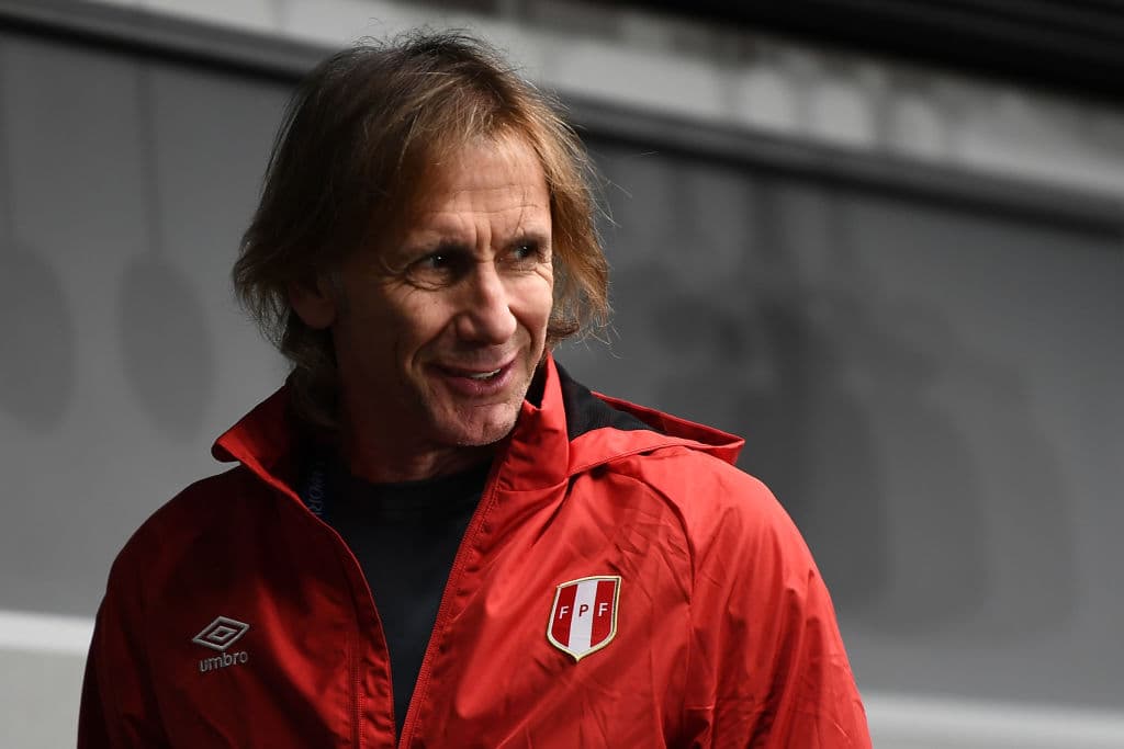 De 60 años, Gareca es un hombre de temperamento fuerte pero no es controversial. La energía que lo caracterizó como jugador le llega a sus dirigidos y sus equipos son muy dinámicos.