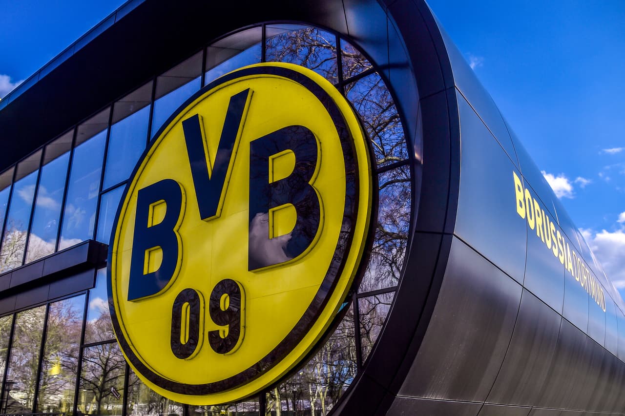 Después del 3-0 en favor del Tottenham en Londres, cientos de fanáticos ingleses llegaron hasta Alemania para acompañar a su equipo en la vuelta de los Octavos de Final ante el Borussia Dortmund. El ambiente fue protagonizado por una fiesta de alegría en las calles de Dortmund y los al rededores del Signal Iduna Park.