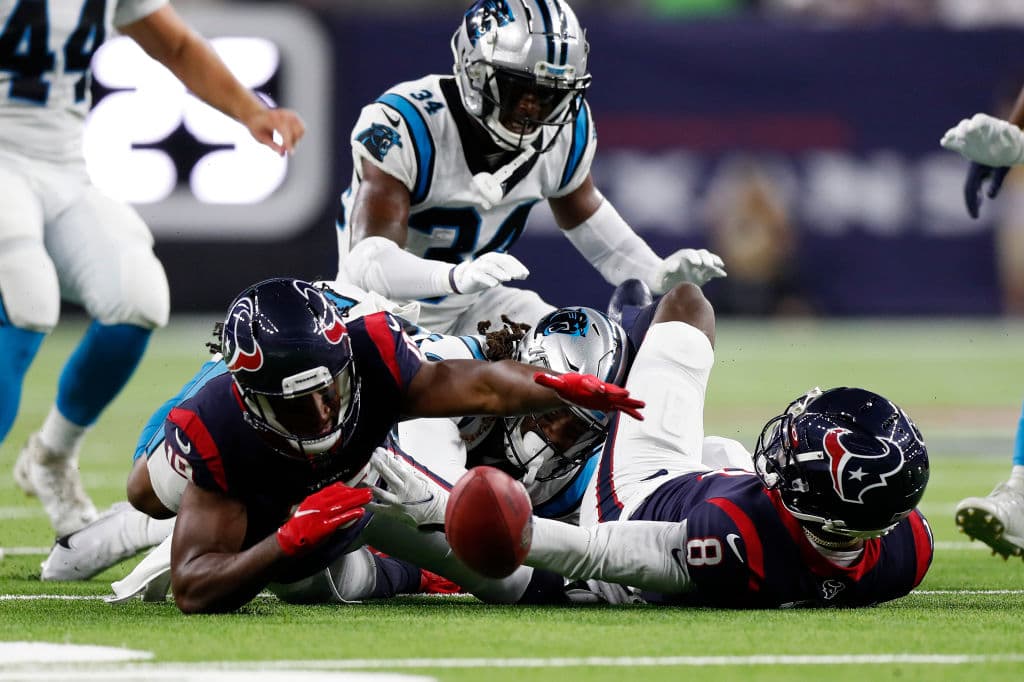Las Carolina Panthers pierden a su mejor jugador pero vencen 24-9 a los Hpuston Texans.