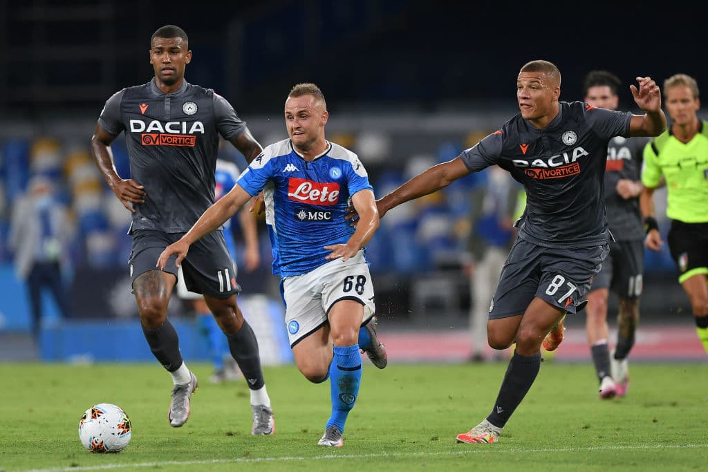Napoli 2-1 Udinese | Rodrigo de Paul (22’) adelantó a los visitantes y Milik (31’) emparejó los cartones. En tiempo de compensación, Politano (90+5’) hizo el gol que le dio el triunfo a los de Gattuso. Hirving ‘Chucky’ Lozano no tuvo actividad en el partido. Napoli llegó a 56 unidades y se mantiene con buenas posibilidades de jugar la Europa League; Udinese acumula 36 unidades en la parte baja de la tabla general.