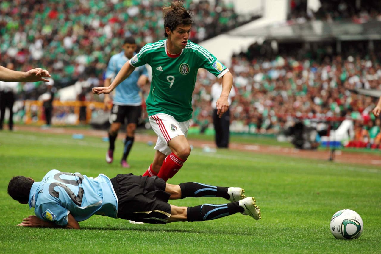 Otro volante de aquella escuadra era Carlos 'Güero' Fierro, quien salió goleador de México con cuatro tantos.
