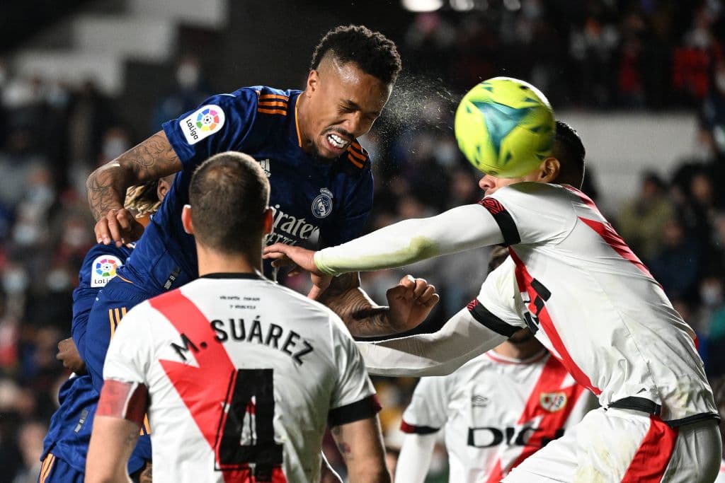 Karim Benzema logró romper el empate 0-0 al minuto 83 para darle la victoria a 'Los Blancos' 0-1 en su visita al Estadio de Vallecas.