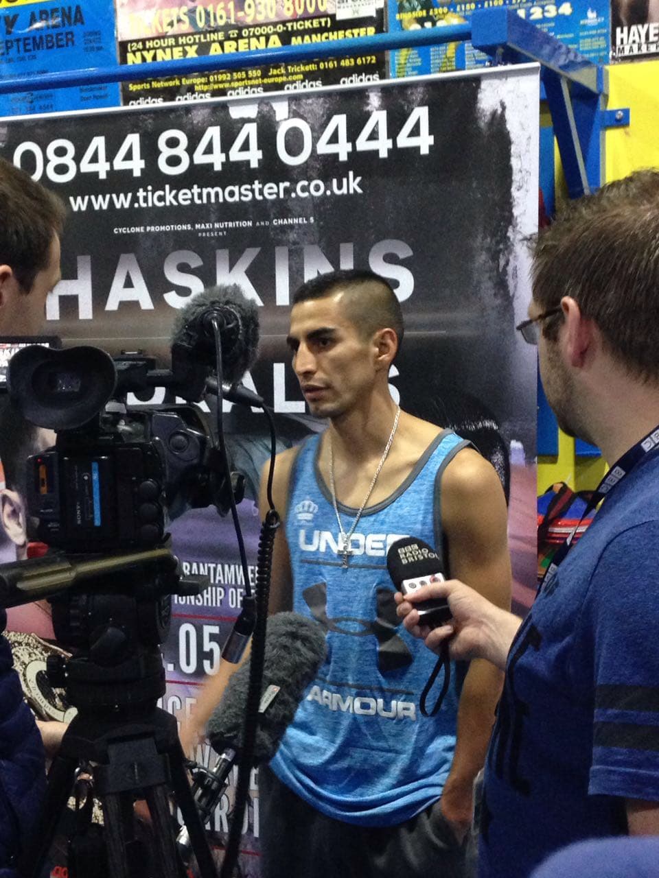 Iván 'Niño Maravilla' Morales enseñó sus armas en Gales con las que piensa derrotar a Lee Haskins y convertirse en campeón mundial gallo FIB.
