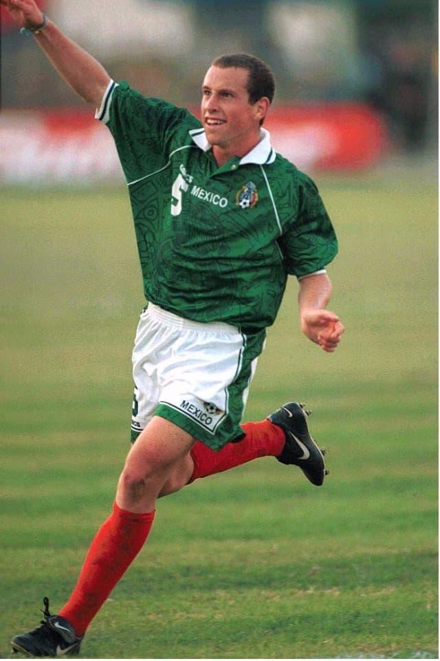 El 'Borrego' Torrado inició sus pasos de oro con la Selección de México, comenzando con el título de la Copa Confederaciones de 1999 en la que jugó un partido tras disputar Copa América y Mundial Sub-20.