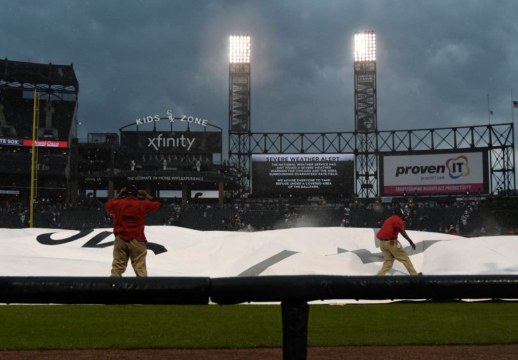 El juego tuvo una demora cercana a las tres horas debido a una intensa lluvia que impidió la reanudación.