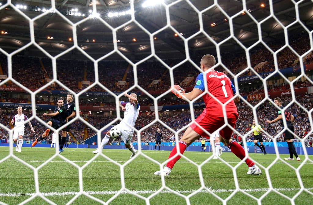 Un tiro potente y con rebotes de Badelj que puso adelante a los croatas, pues los islandeses parece que salieron en cámara lenta de los vestidores tras el descanso y eso lo capitalizó Croacia.