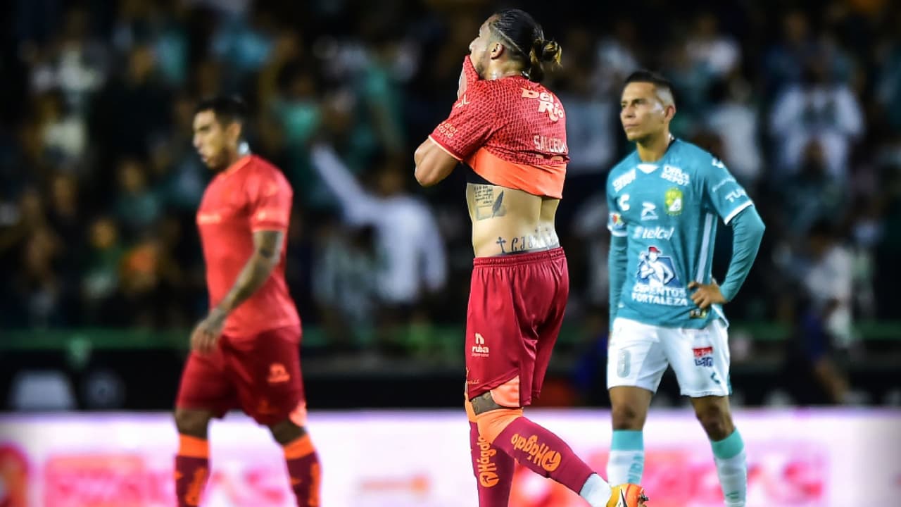 Salcedo tira contra Liga MX en Twitter y después se arrepiente