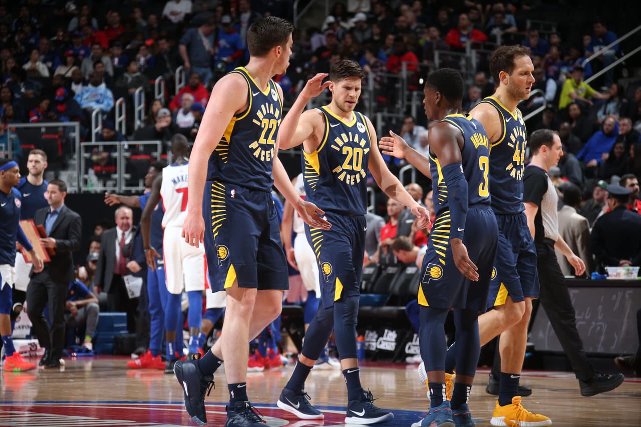 Pacers 108-89 Pistons: la misma situación vivió Detroit con esta caída que los dejó en 39 victorias en el Este. Por su parte, los de Indianápolis se mantienen en el camino del triunfo pensando en la fase final del campeonato.