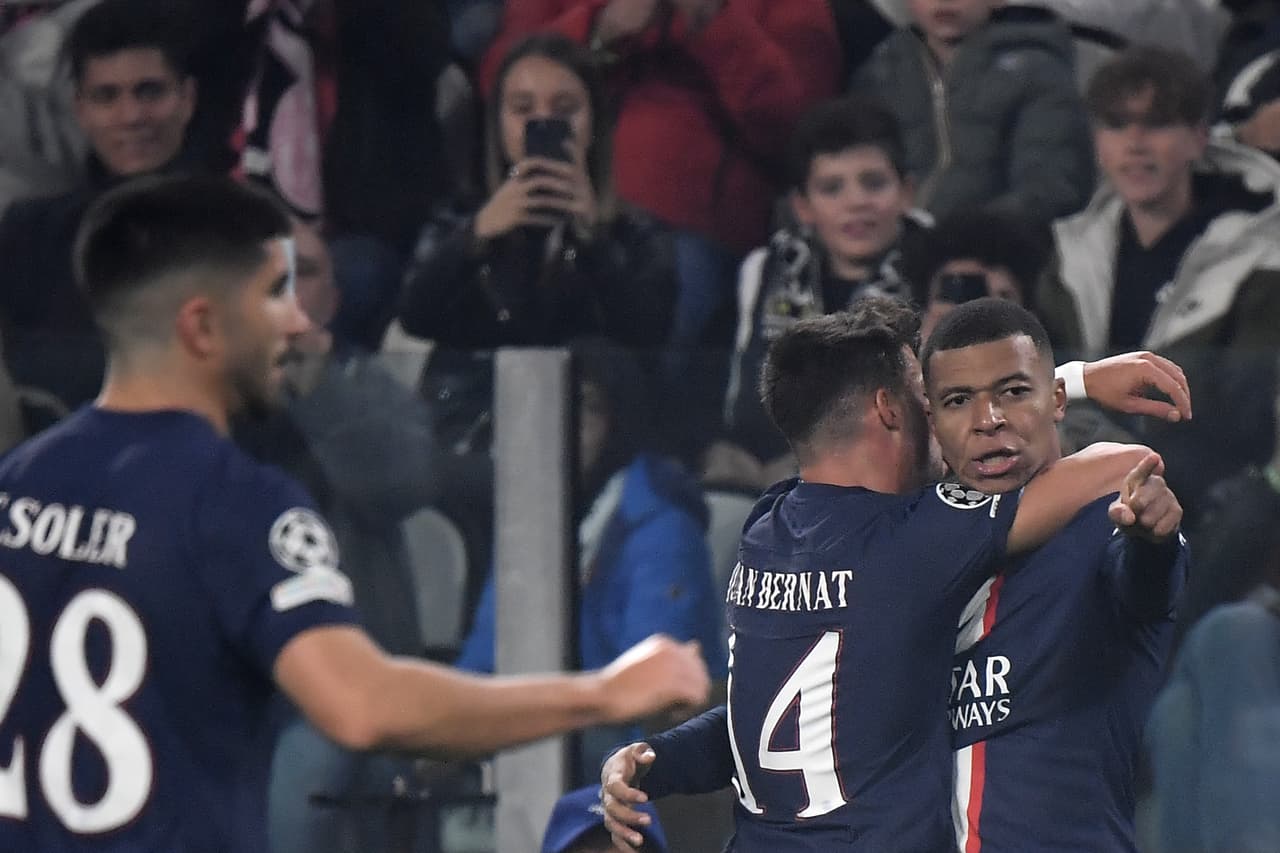 Termina la Fase de Grupos de la UEFA Champions League con el AC Milan como el último equipo en clasificar a los Octavos de Final.